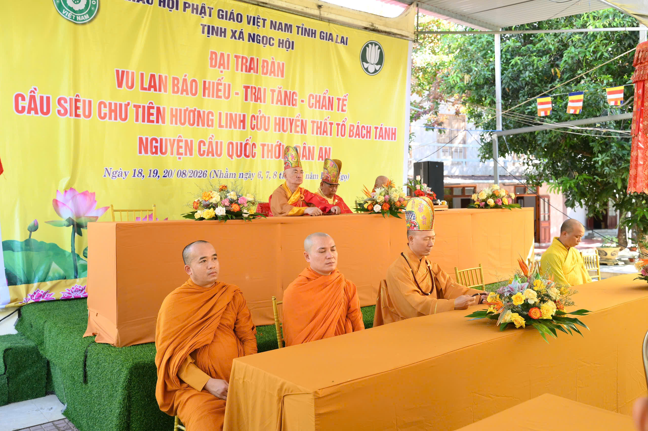Bồng Sơn: Lễ Cung an chức sự Trai đàn Trai tăng cầu siêu bạt độ mùa Vu lan báo hiếu PL. 2570